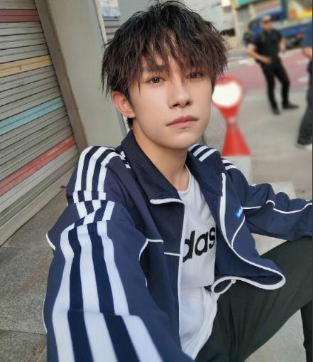 易烊千玺明星爆料视频大全,揭秘明星幕后故事